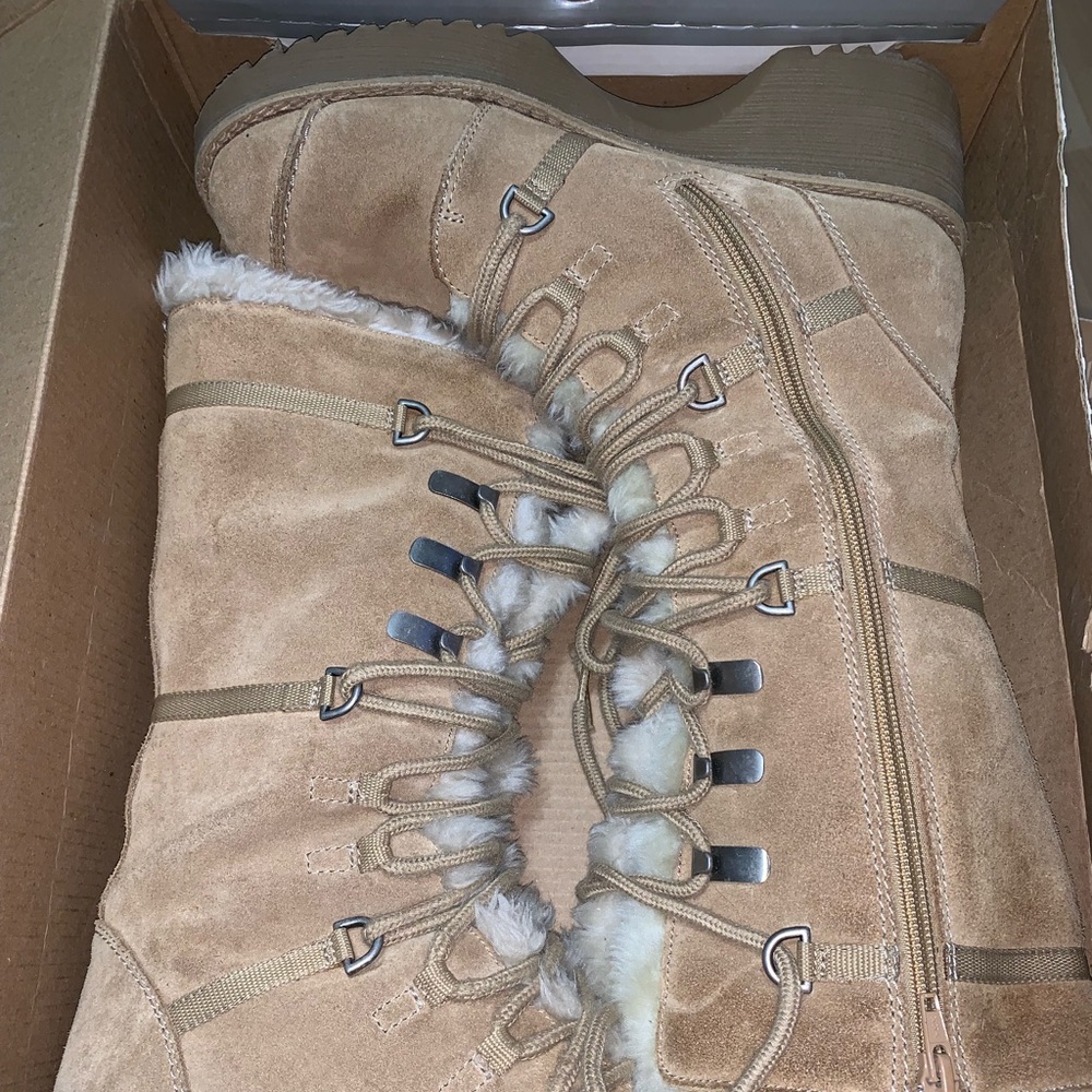 Lace up tan color faux fur boots